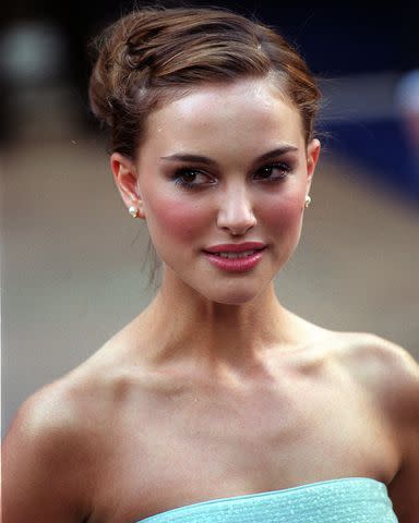 <p>Michael Crabtree - PA Images/PA Images via Getty</p> Natalie Portman on July 14, 1999