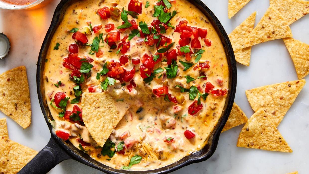 rotel dip with tortilla chips