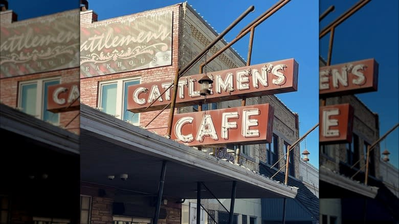 cattlemen's steakhouse sign