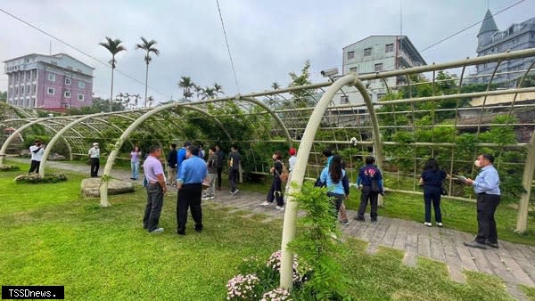 梅山鄉瑞里紫色山城紫藤公園因評審讚賞而榮獲建築園冶獎。（圖：水保局提供）