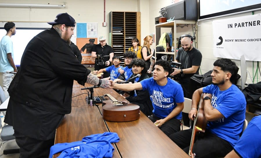 Jelly Roll visits Antioch High School