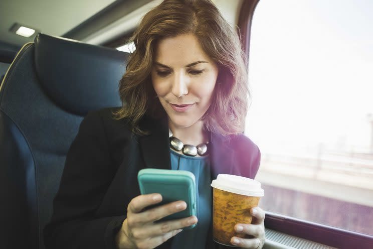 Spätestens bei der Bahnfahrt gibt es Netzprobleme. (Bild: Getty Images)