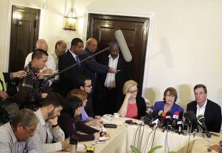 U.S. Senators Amy Klobuchar (D-MN), Claire McCaskill (D-MO) (2nd R) and Mark Warner (D-VA) (R) attend a news conference in Havana February 17, 2015. REUTERS/Enrique De La Osa