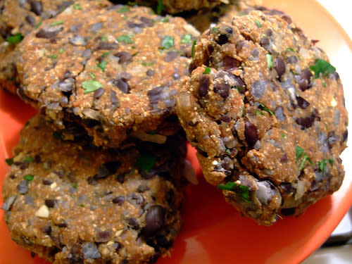 black bean burgers (vegan and vegetarian recipes for the fourth of july)