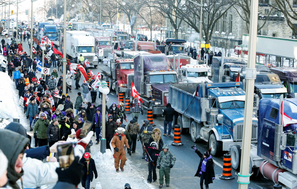 HEALTH-CORONAVIRUS/CANADA-TRUCKING