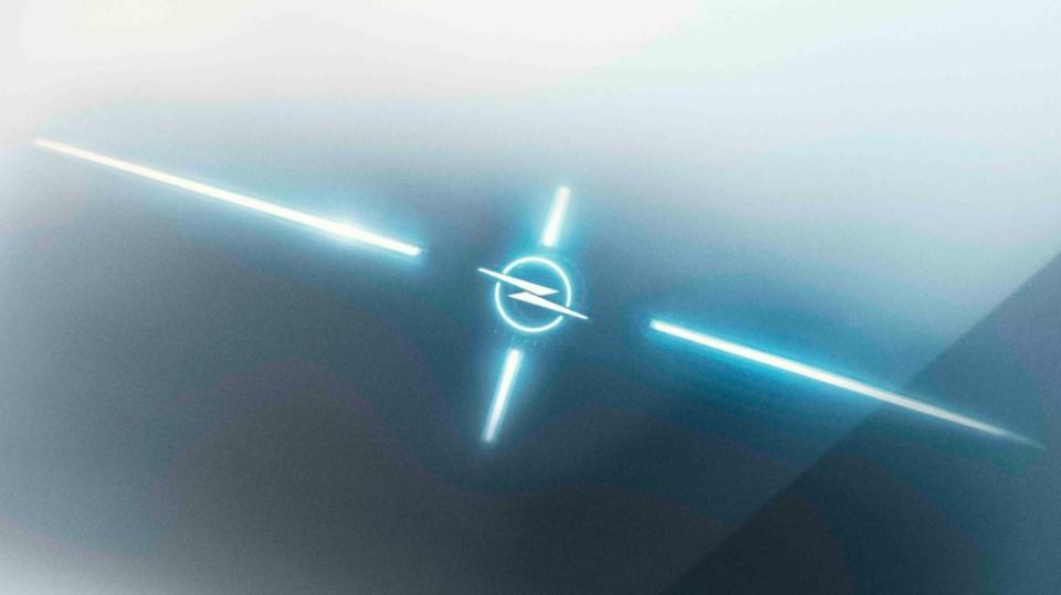 雖然廠徽更換，但新車還是會繼續使用Vizor閃電風鏡與Compass準星設計元素。(圖片來源/ Opel)