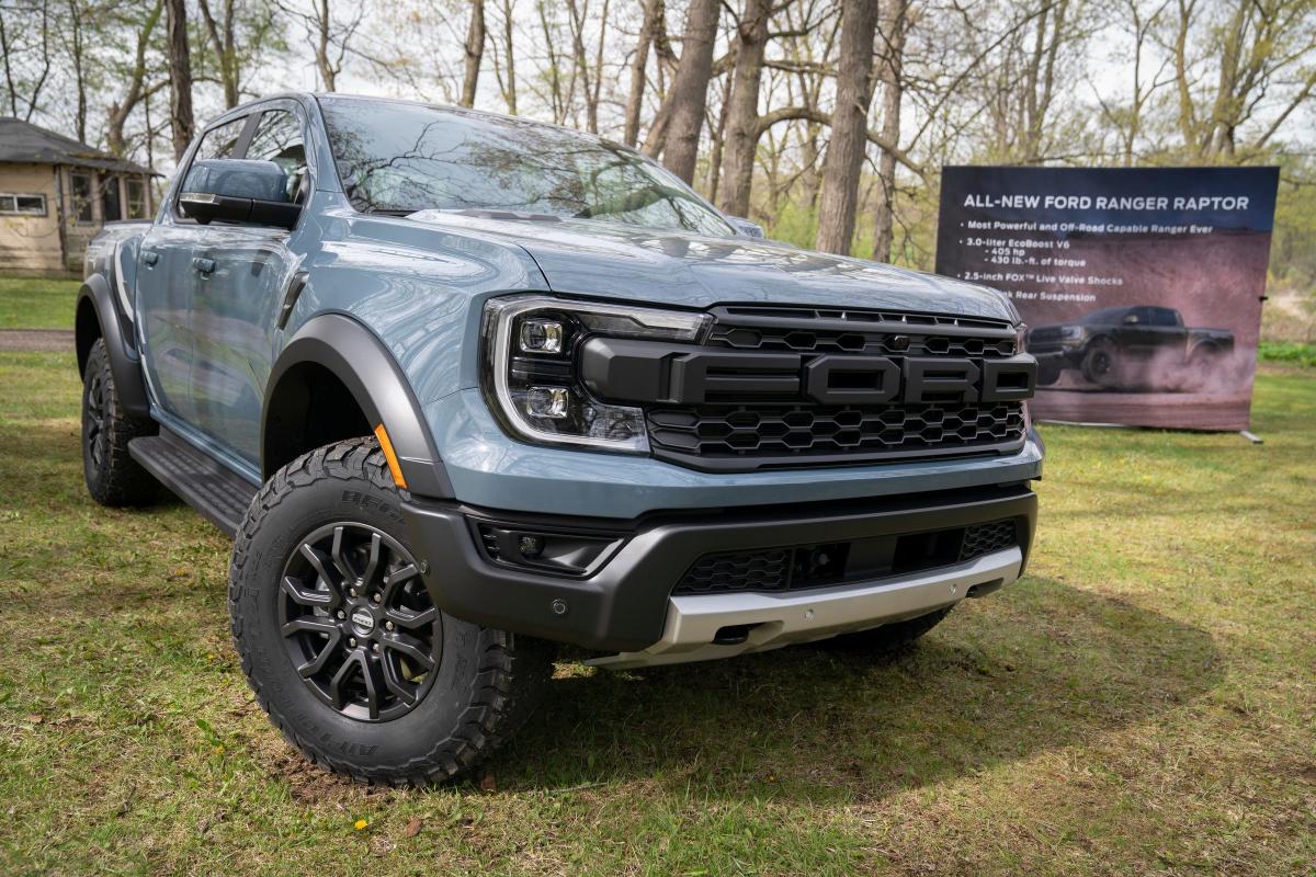 2025 Ford Ranger Raptor brings 405 HP to midsize truck segment