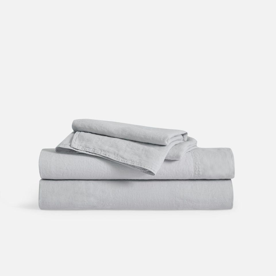 <p><strong>Brooklinen </strong></p><p>brooklinen.com</p><p><strong>$260.10</strong></p><p><a href="https://go.redirectingat.com?id=74968X1596630&url=https%3A%2F%2Fwww.brooklinen.com%2Fproducts%2Flinen-core-sheet-set%3Fvariant%3D12425268494426&sref=https%3A%2F%2Fwww.goodhousekeeping.com%2Fhome-products%2Fbest-sheets%2Fg27482059%2Fbest-cooling-sheets%2F" rel="nofollow noopener" target="_blank" data-ylk="slk:Shop Now;elm:context_link;itc:0;sec:content-canvas" class="link ">Shop Now</a></p><p><a href="https://www.goodhousekeeping.com/home-products/best-sheets/g25937065/best-linen-sheets/" rel="nofollow noopener" target="_blank" data-ylk="slk:Linen sheets;elm:context_link;itc:0;sec:content-canvas" class="link ">Linen sheets</a> have a great breathable feel for the summer months, but they're not loved by all. If you’re nervous to take the plunge, try this sheet set with a generous return policy. If you decide linen is not for you, Brooklinen offers <strong>returns and exchanges within 365 days of purchase</strong>. Although linen is not the softest, they are strong and had minimal shrinkage in our Lab evaluations. </p>