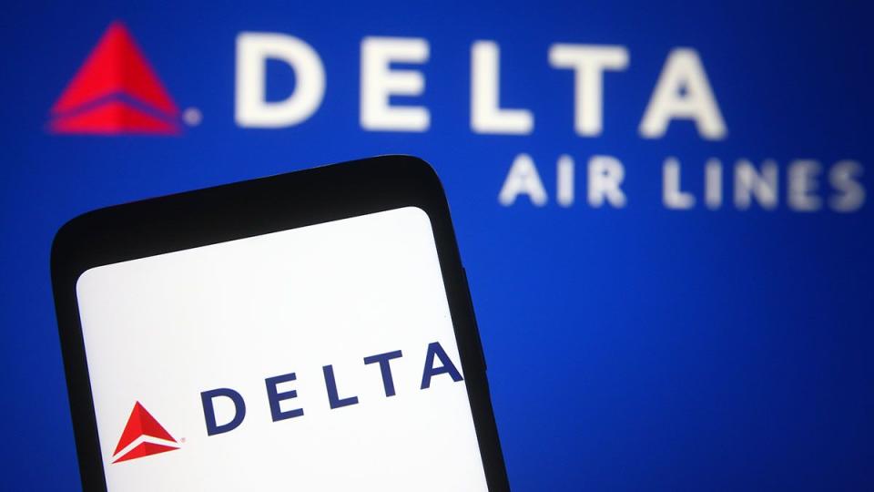 A rumor said that Delta Air Lines was offering remote and work from home customer service job positions with free flights for new hires. 