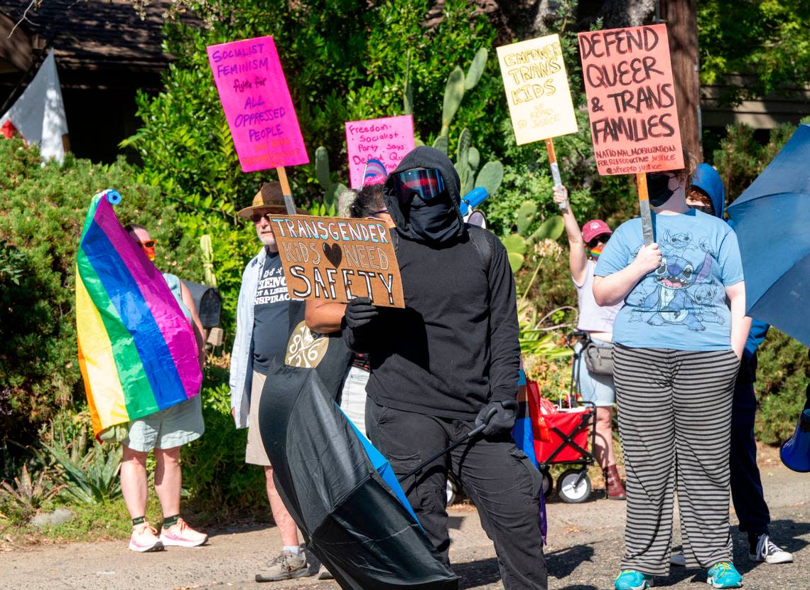 LGBTQ activists counter-protested a parents’ rights “War on Children” rally near Gov. Gavin Newsom’s home in Fair Oaks on Saturday. Lezlie Sterling/lsterling@sacbee.com