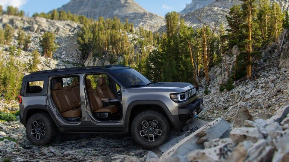 The Recon will have removable doors and glass - Credit: Jeep