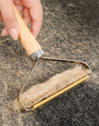 Save 44% on this handy lint-removing scraper