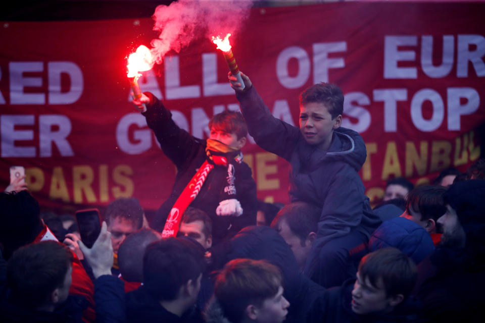 <p>Soccer Football – Champions League Quarter Final First Leg – Liverpool vs Manchester City – Anfield, Liverpool, Britain – April 4, 2018 Liverpool fans set off flares outside the stadium before the match Action Images via Reuters/Carl Recine </p>