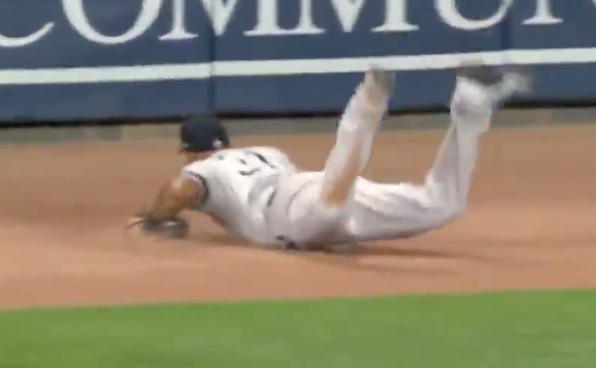 Brett Gardner makes great catch to rob homer