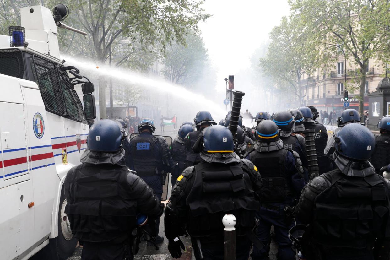Des forces de l'ordre mobilisées face aux manifestants, samedi 15 mai 2021, lors du rassemblement interdit en soutien aux Palestiniens à Paris - Geoffroy Van Der Hasselt - AFP