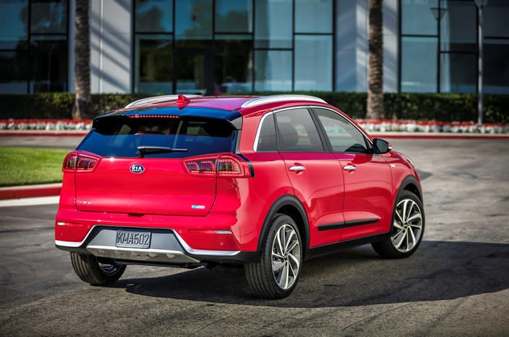 2017 Kia Niro rear quarter photo