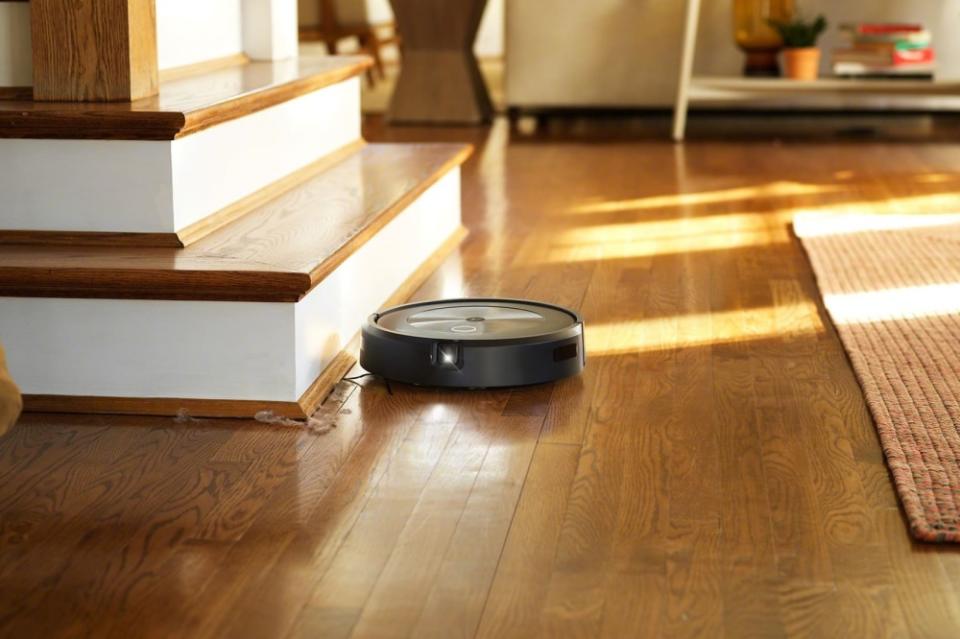 打造無懈可擊智慧清掃，iRobot將新款旗艦掃地機器人Roomba j7+帶進台灣