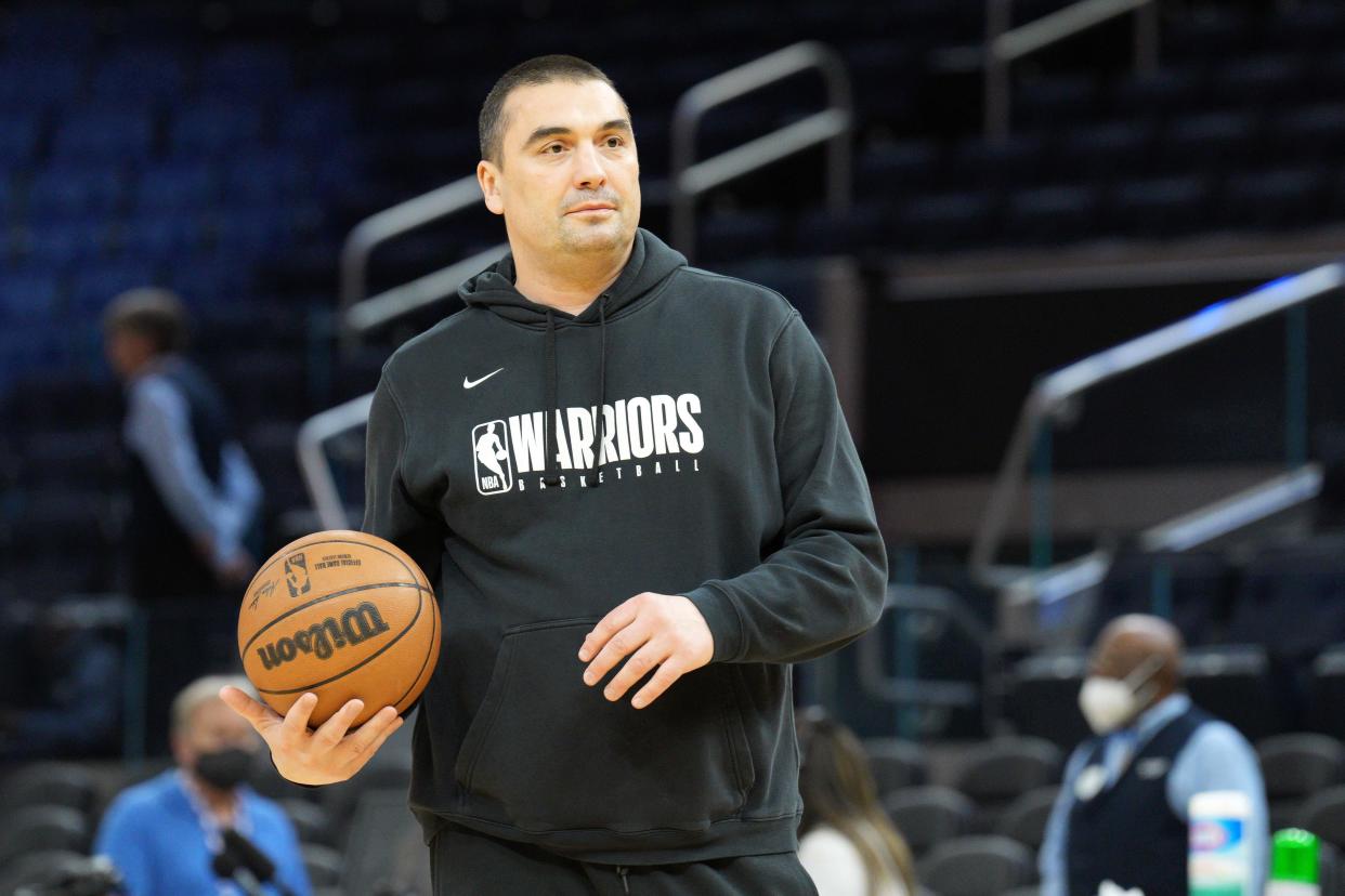 Golden State Warriors assistant coach DeJan Milojević died Wednesday after suffering a heart attack. (Darren Yamashita-USA TODAY Sports)