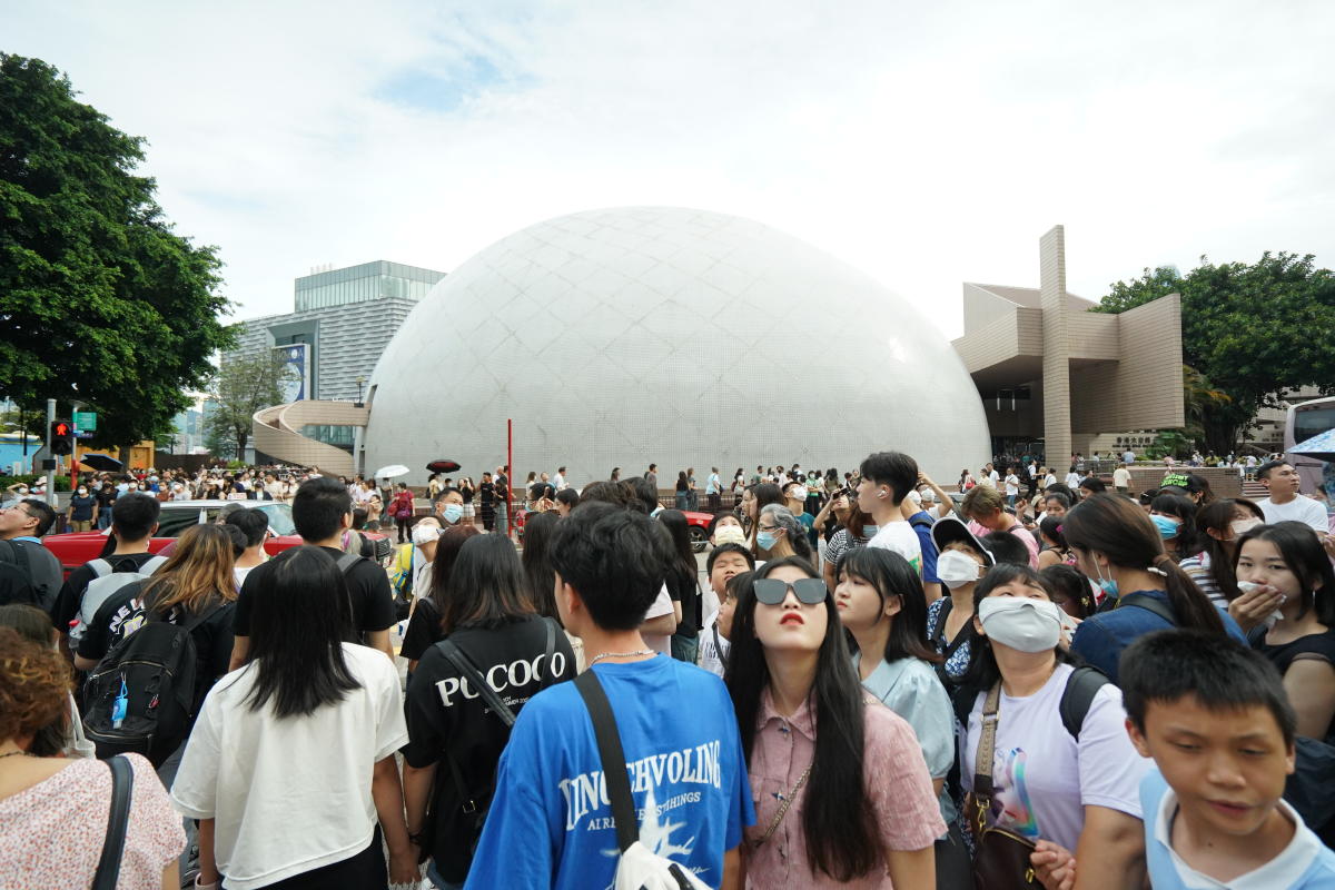 July 1 Handover: Tsim Sha Tsui Space Museum and Hong Kong Museum of Art Draw Crowds