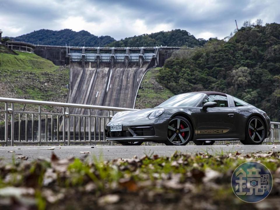 PORSCHE 911 Targa 4S