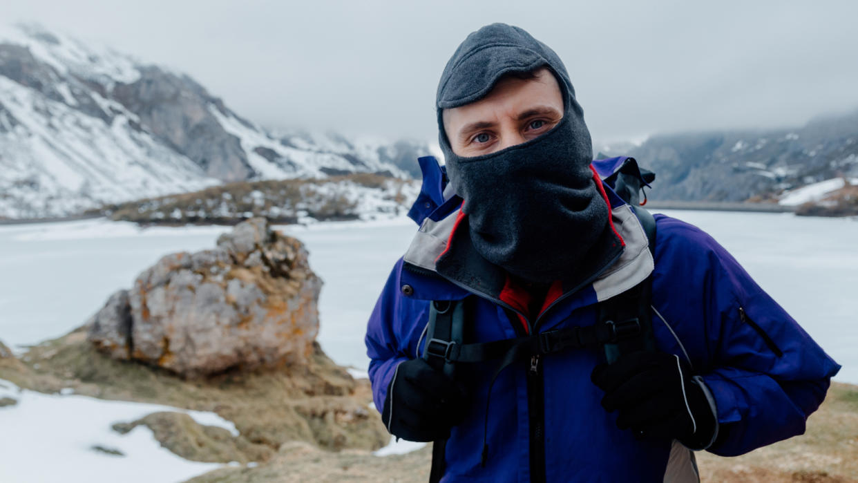  Balaclava vs neck gaiter: balaclava. 