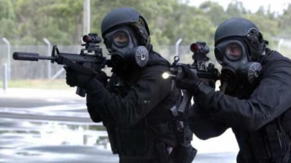 英國政府出動擅長反恐及特種作戰的SAS進行「鐵桶防禦」，維安規模連2012年的倫敦奧運也相形見絀。（圖／翻攝自PM News）