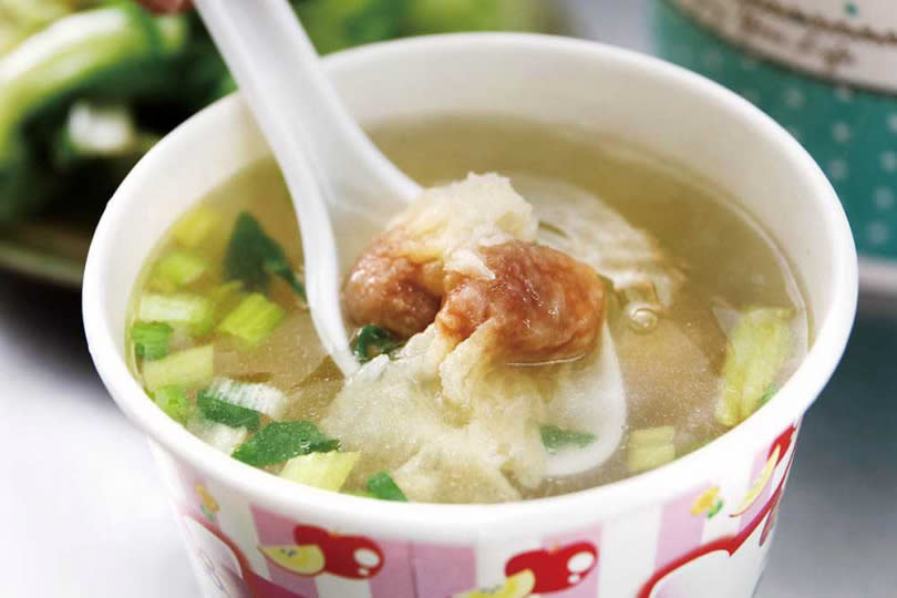 「肉燕湯」擁有獨特鮮香味，值得一嘗。（45元）（圖／于魯光攝）