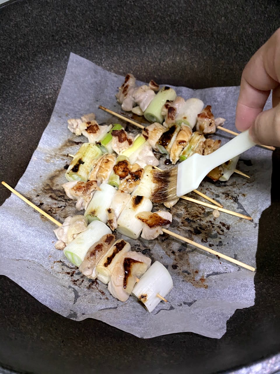 【雞肉食譜】照燒大葱雞肉串 零油乾煎一樣好食？關鍵是焗爐油紙