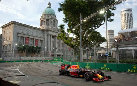 Formula One - Singapore Grand Prix - Marina Bay, Singapore - 16/9/16 Red Bull's Daniel Ricciardo of Australia in action during first practice. REUTERS/Jeremy Lee