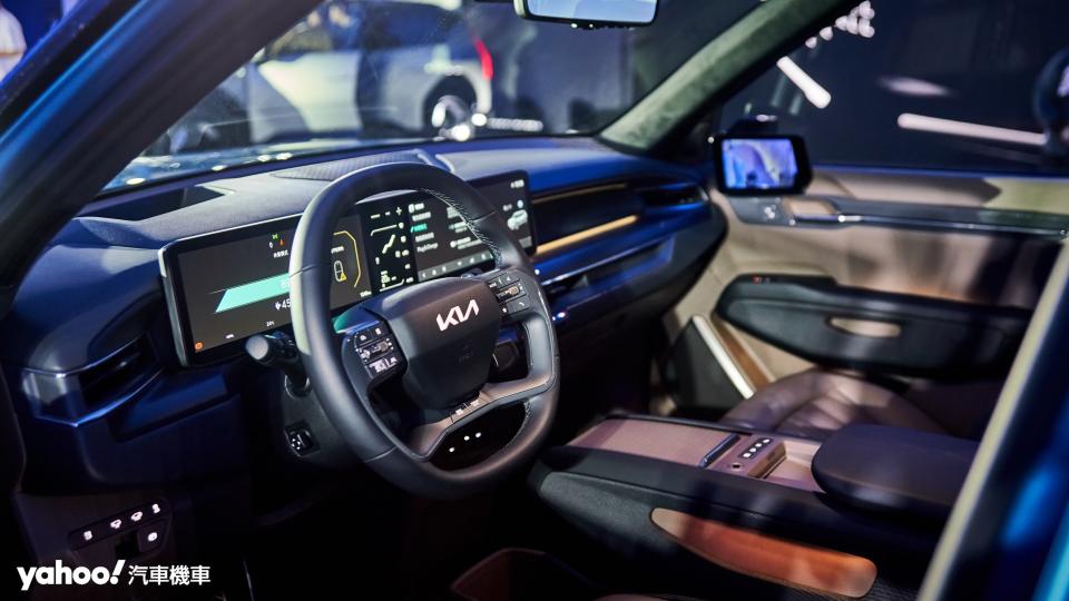 本世代KIA車款較為常見的簡潔中控佈局也同樣應用在全新EV9之中。