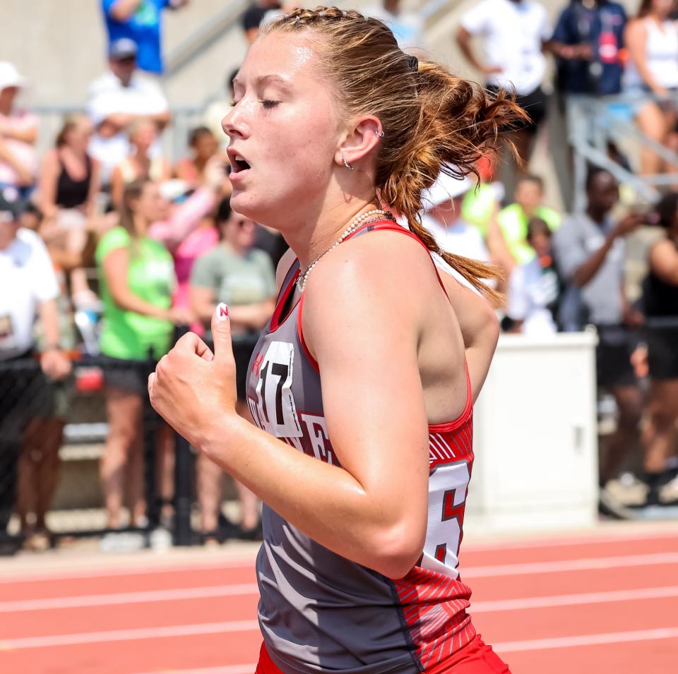 Norwayne senior Annabel Stanley finished 10th in the 3200 with a time of 11:35.57.