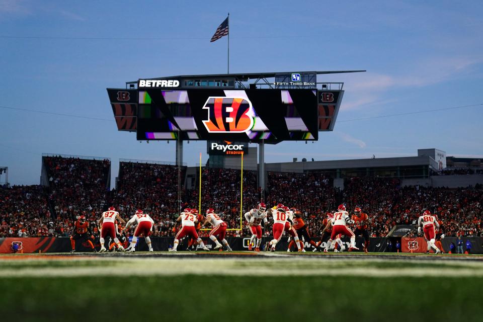 Kansas City Chiefs quarterback Patrick Mahomes (15) fans the hand off to Kansas City Chiefs running back Isiah Pacheco (10) in the second quarter of a Week 13 NFL game, Sunday, Dec. 4, 2022, at Paycor Stadium in Cincinnati. Mandatory Credit: Kareem Elgazzar-The-Cincinnati Enquirer-USA TODAY Sports