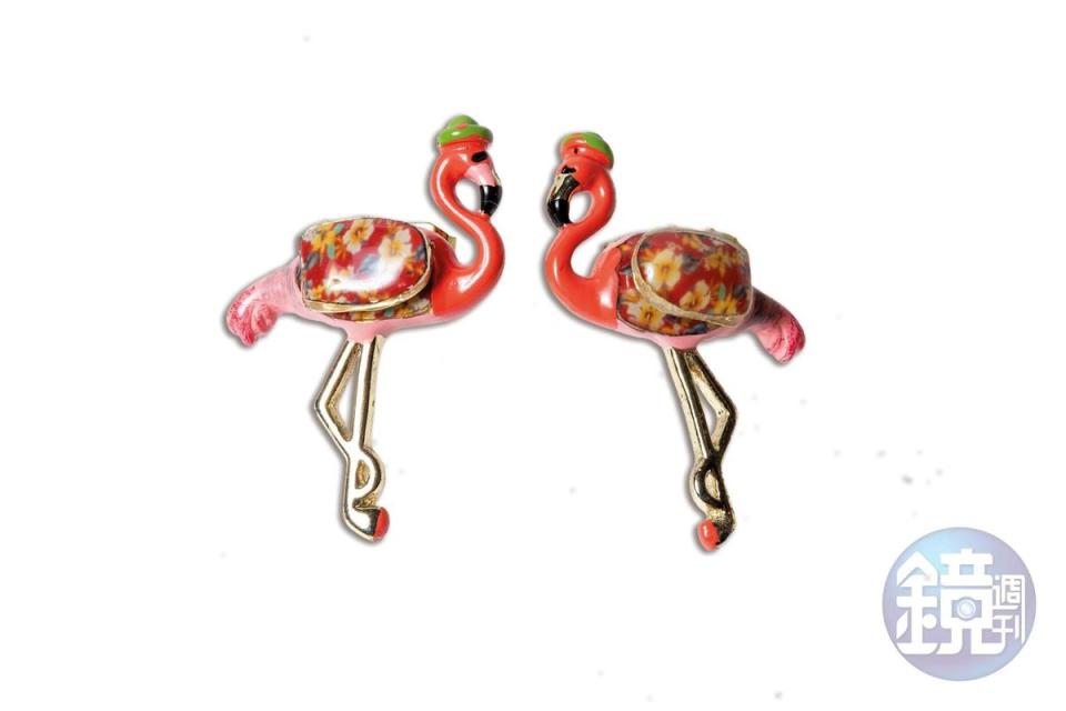 香港小店買的鶴造型耳環。約NT$1,400