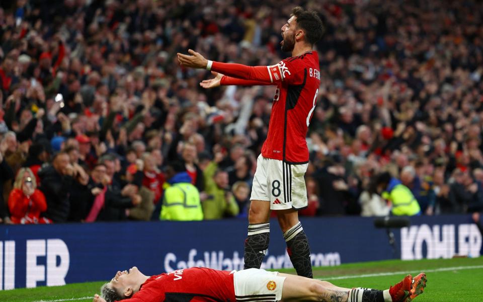 Manchester United's Alejandro Garnacho and Bruno Fernandes celebrate after Amad Diallo scores