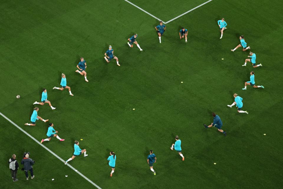 Australia start their warm up ahead of the semi-final (Getty Images)
