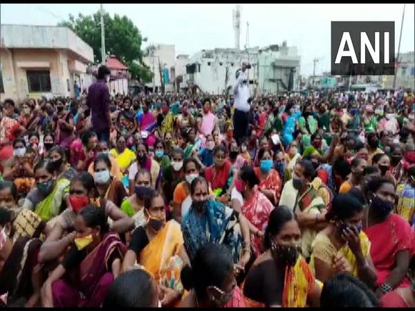 Social distancing norms violated at Andhra Minister's meeting with state govt scheme beneficiaries on Tuesday. [Photo/ANI]