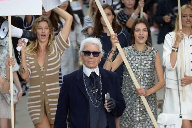 Virginie Viard Debuts First Solo Chanel Collection Since Karl Lagerfeld's  Passing