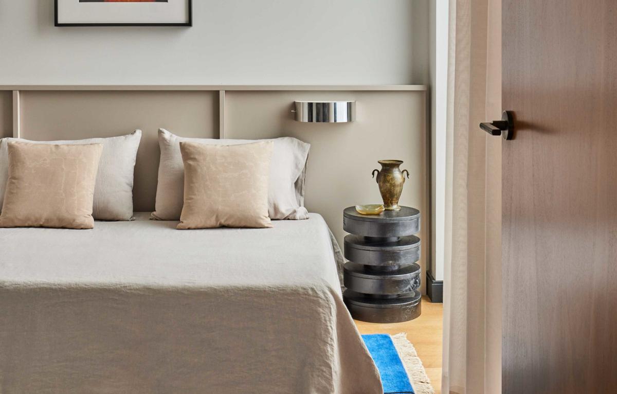 A Feng Shui Expert Explains How to Arrange a Bedroom That Is