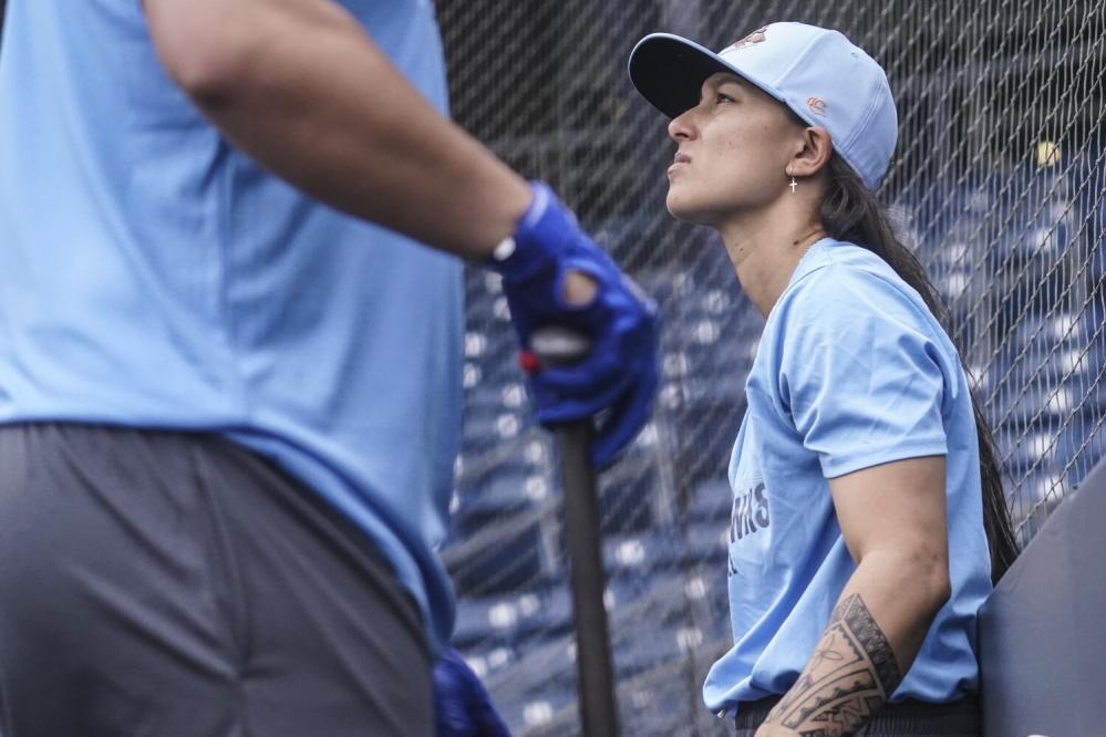 Rachel Balkovec, first woman to manage a minor league affiliate of an MLB  team, cheered as she wins debut with Yankees Class A team 