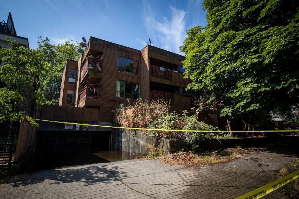 A apartment building at 414 East 10th Ave. is pictured after a fire in Vancouver on July 28, 2023. (Ben Nelms/CBC - image credit)