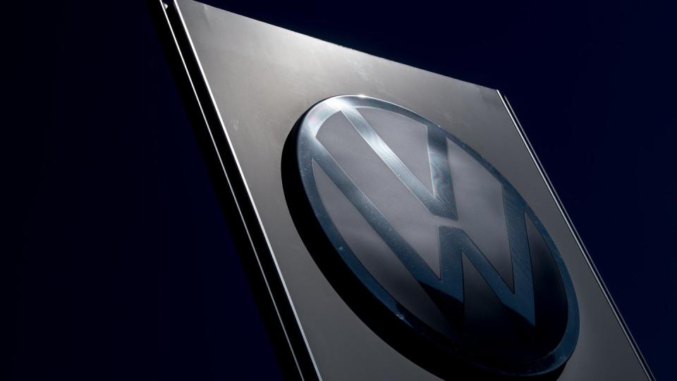 Nach dem Internet-Shitstorm wegen eines rassistischen Werbevideos bei VW soll sich der gesamte Vorstand mit der weiteren Aufarbeitung des Themas beschäftigen.