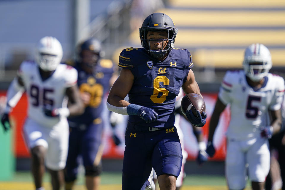 California running back Jaydn Ott (6) runs the ball for a 73-yard touchdown against Arizona during the first half of an NCAA college football game in Berkeley, Calif., Saturday, Sept. 24, 2022. (AP Photo/Godofredo A. Vásquez)