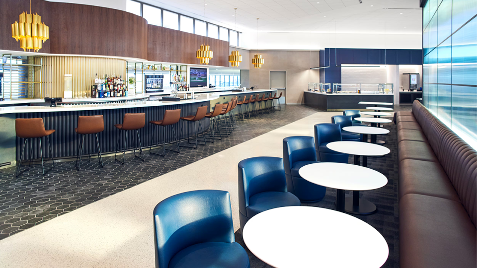 United Club in Newark at C74. - United Airlines