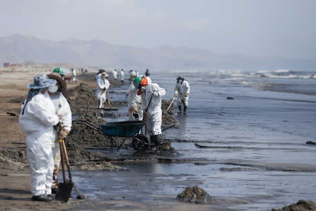 2022 01 18T203338Z 2136864471 RC2T1S9XZXOO RTRMADP 3 TONGA VOLCANO PERU OIL SPILL