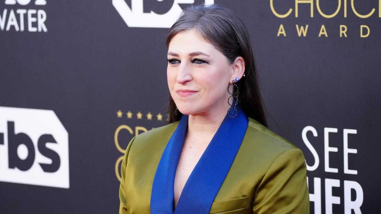 jeopardy mayim bialik 2024 hosting news reflection twitter