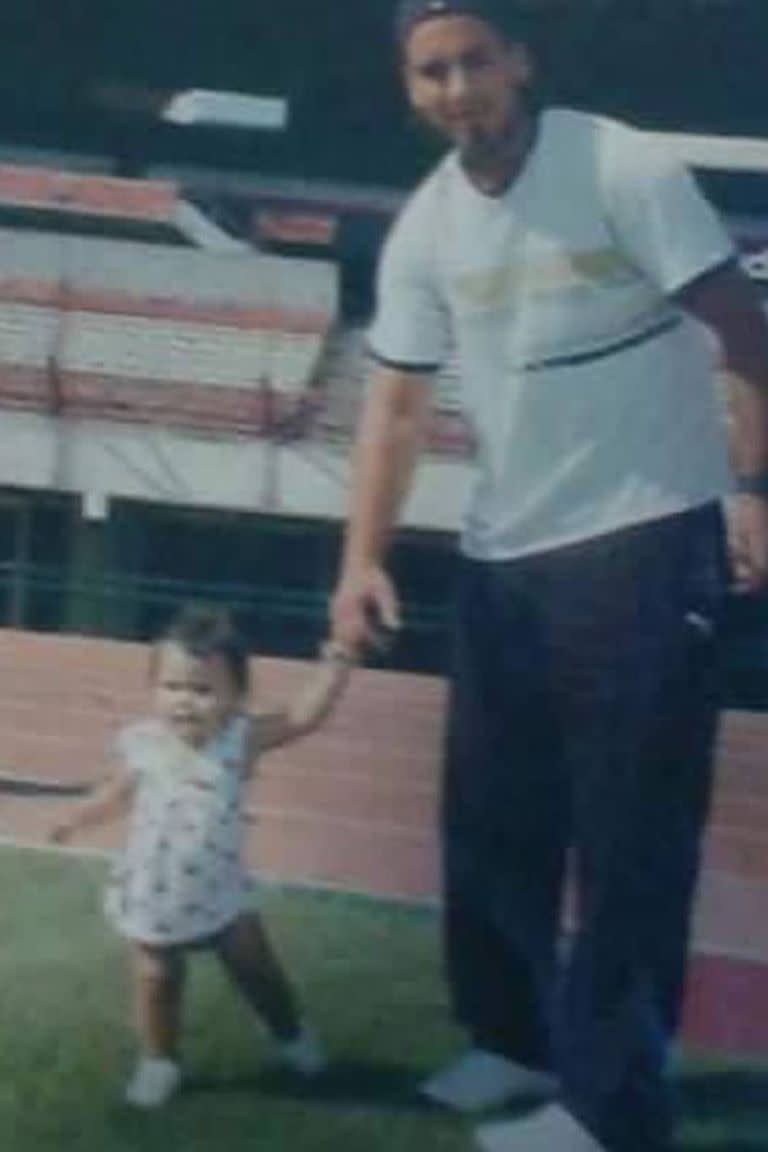 El Ogro Fabbiani junto a su hija Uma, en una de las fotos que el exfutbolista publicó este domingo en Instagram, por el cumpleaños de 15 de la adolescente