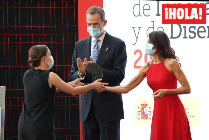 Don Felipe y doña Letizia hacen entrega de los galardones