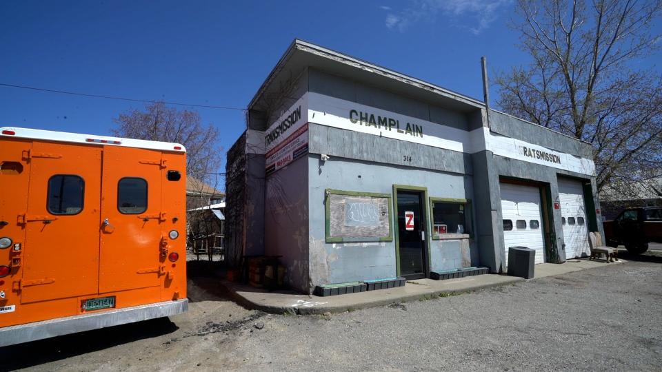 The vacant Champlain Transmission garage at the corner of North Winooski Avenue and Archibald Street, photographed April 28, 2022.