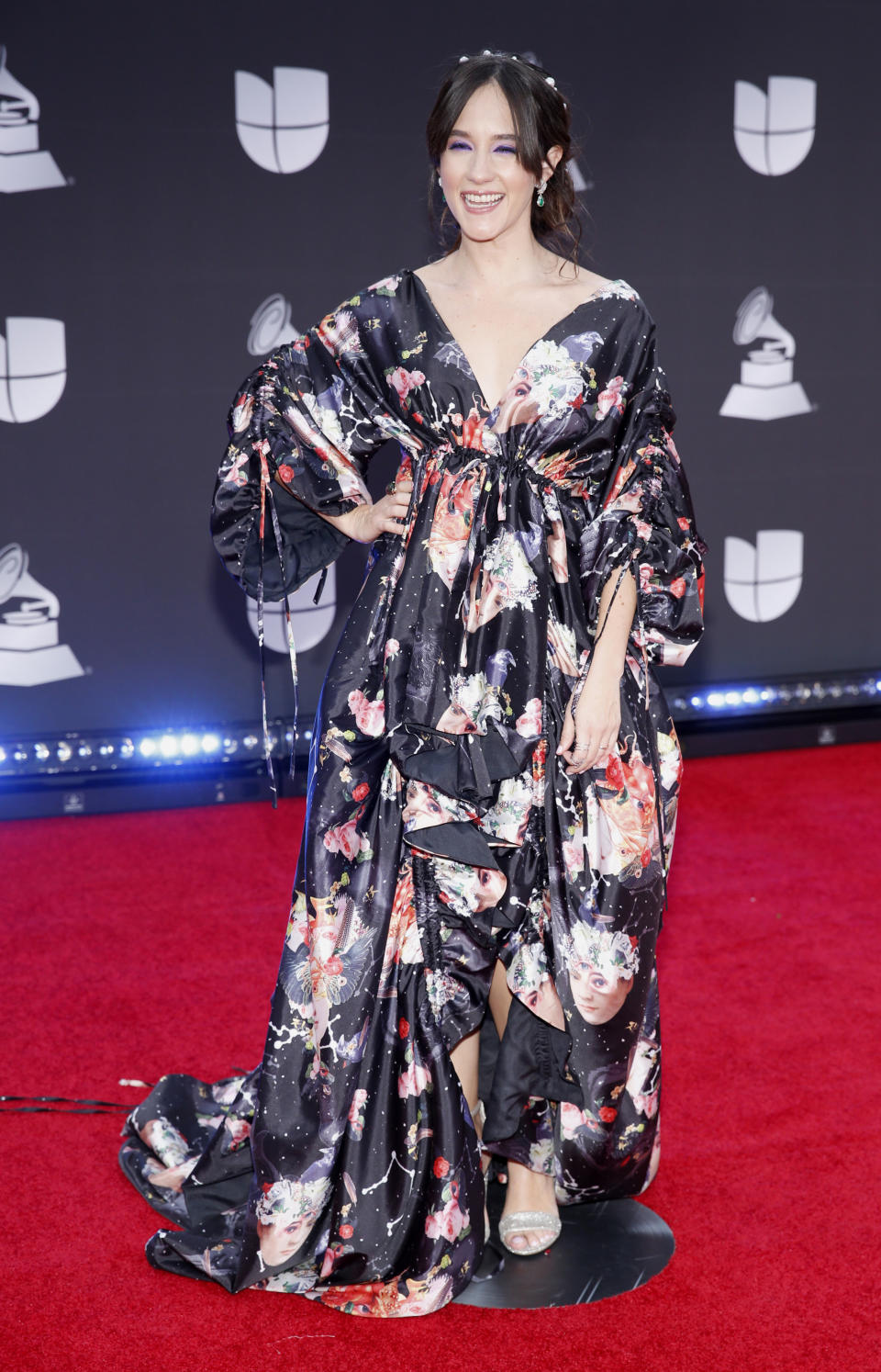 Ximena Sariñana llega a la 20a entrega del Latin Grammy el jueves 14 de noviembre de 2019 en el MGM Grand Garden Arena en Las Vegas. (Foto Eric Jamison/Invision/AP)