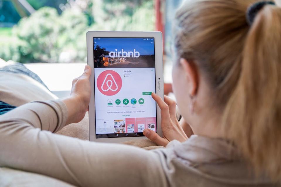 the airbnb app
